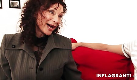 امرأة سمراء الساخنة على الكاميرا. افلام عربية جنس يعيش مجانا